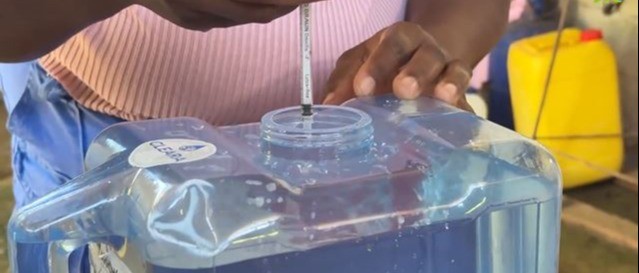 Un programme de traitement de l’eau à domicile testé chez cent familles.